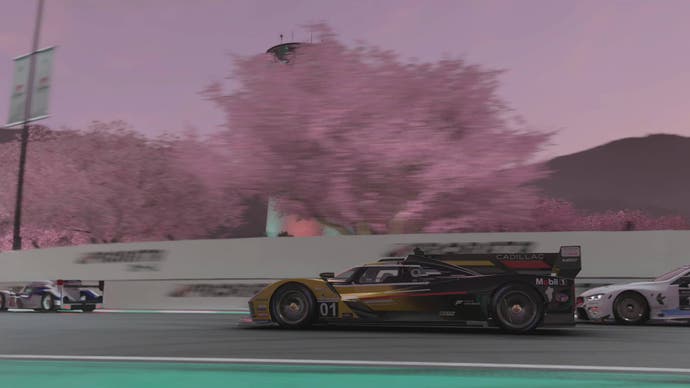 Der Forza Motorsport-Screenshot zeigt Autos, die von der Seite fahren, von rechts nach links